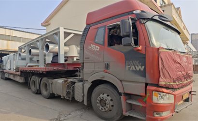 青島恒林工業(yè)集團(tuán)發(fā)湖北合創(chuàng)重工二噴二涂噴砂漆房設(shè)備第1車